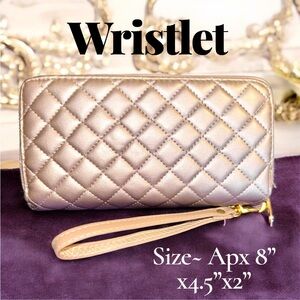Elegant Quilted Wristlet in Champagne